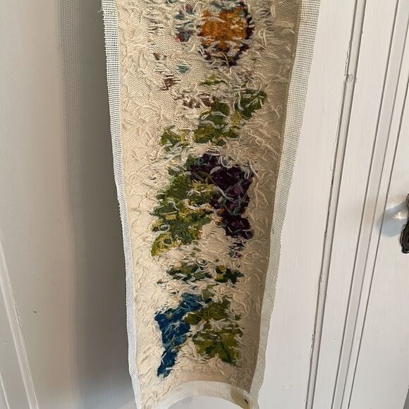 Vintage needlepoint grapes, grape leaves, wine bottle & glass bell pull - Picture 8 of 8